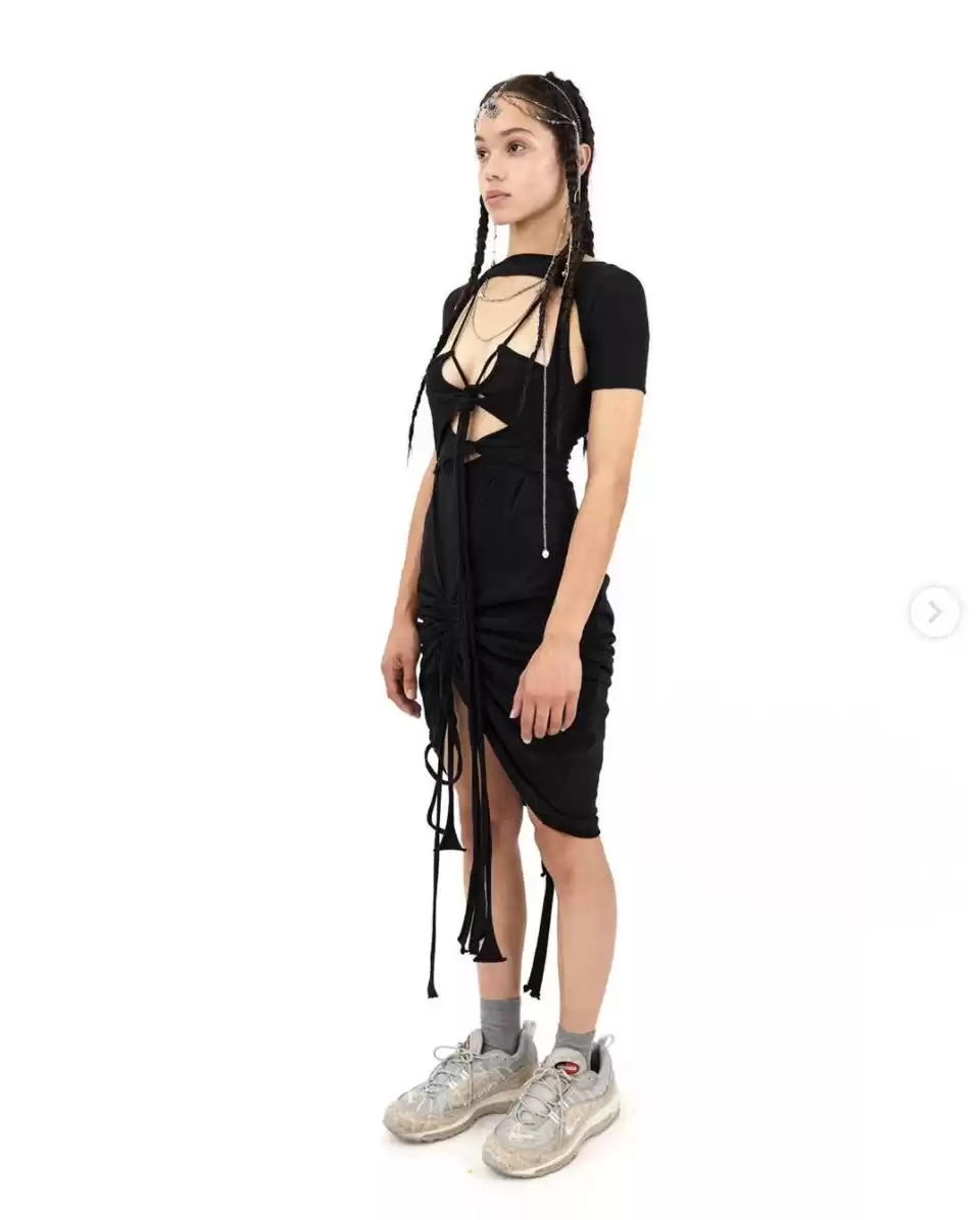 撩人于无形!跟Lisa学最高级细节穿搭术,你敢挑战吗? 撩人于无形!跟Lisa学最高级细节穿搭术,你敢挑战吗?