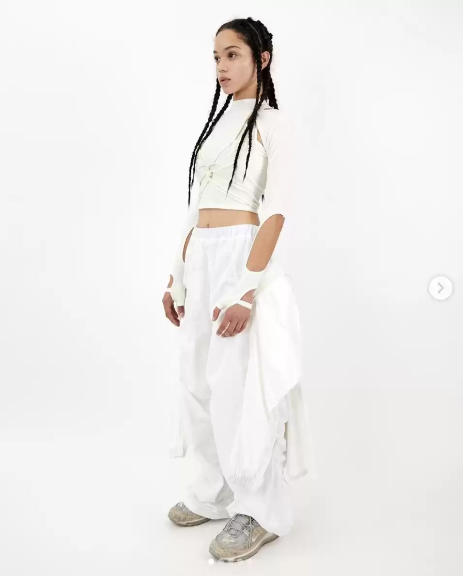 撩人于无形！跟Lisa学最高级细节穿搭术，你敢挑战吗？