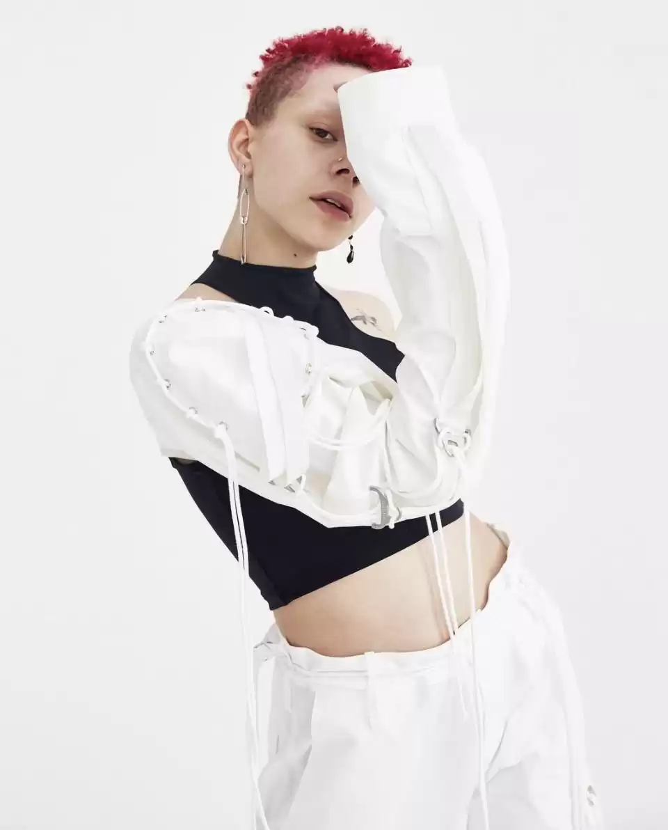 撩人于无形！跟Lisa学最高级细节穿搭术，你敢挑战吗？