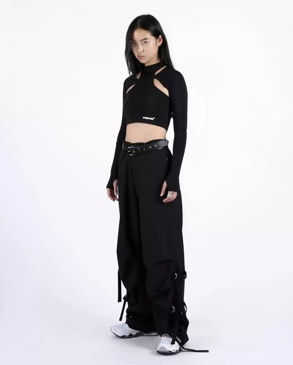 撩人于无形!跟Lisa学最高级细节穿搭术,你敢挑战吗? 撩人于无形!跟Lisa学最高级细节穿搭术,你敢挑战吗?