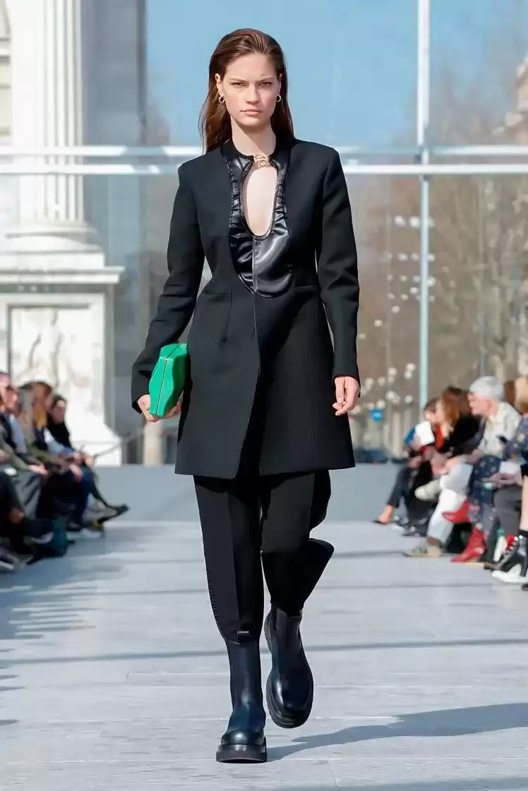 撩人于无形！跟Lisa学最高级细节穿搭术，你敢挑战吗？