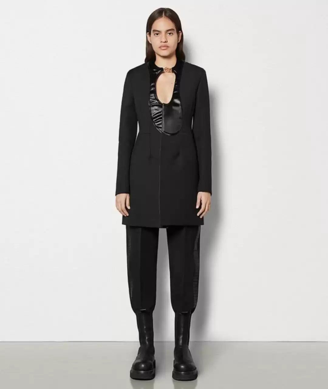 撩人于无形!跟Lisa学最高级细节穿搭术,你敢挑战吗? 撩人于无形!跟Lisa学最高级细节穿搭术,你敢挑战吗?