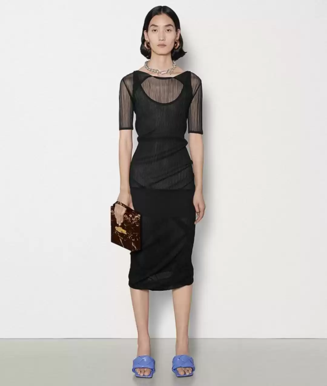 撩人于无形!跟Lisa学最高级细节穿搭术,你敢挑战吗? 撩人于无形!跟Lisa学最高级细节穿搭术,你敢挑战吗?