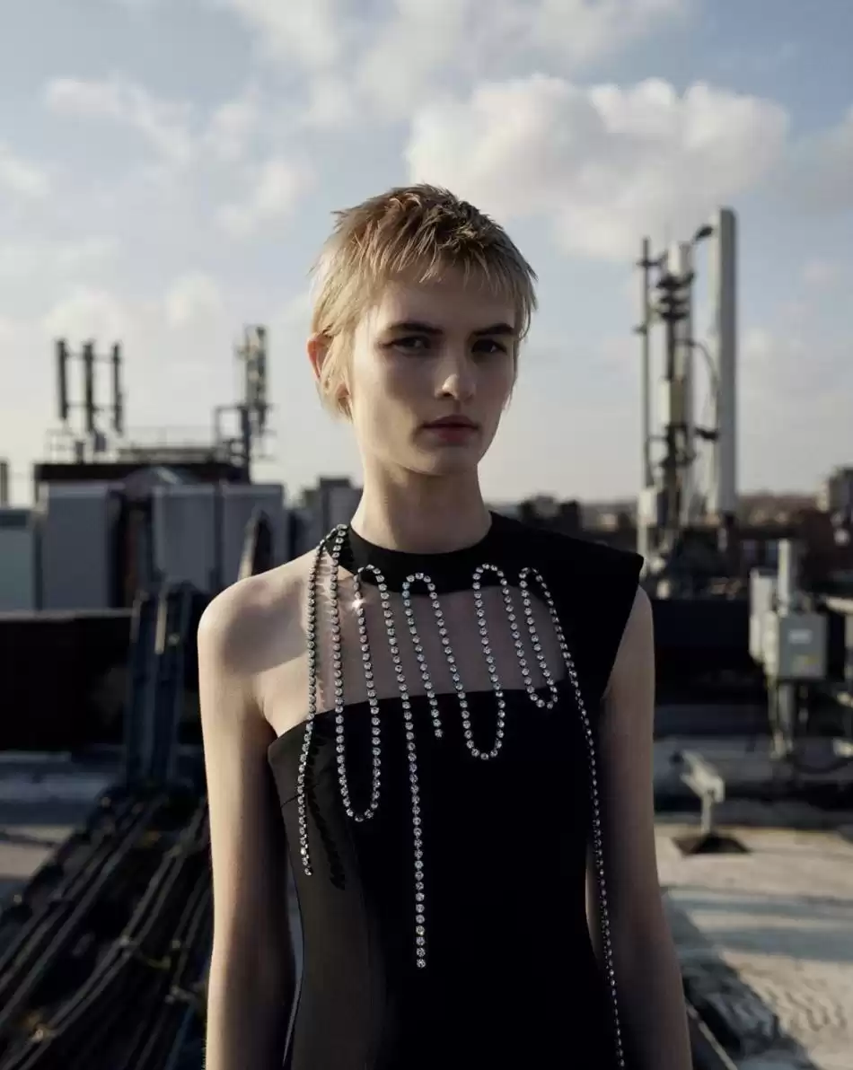 撩人于无形!跟Lisa学最高级细节穿搭术,你敢挑战吗? 撩人于无形!跟Lisa学最高级细节穿搭术,你敢挑战吗?