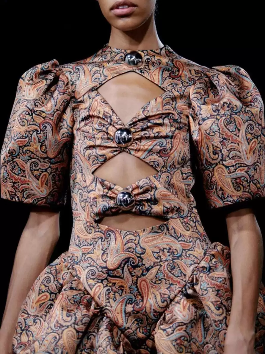 撩人于无形!跟Lisa学最高级细节穿搭术,你敢挑战吗? 撩人于无形!跟Lisa学最高级细节穿搭术,你敢挑战吗?