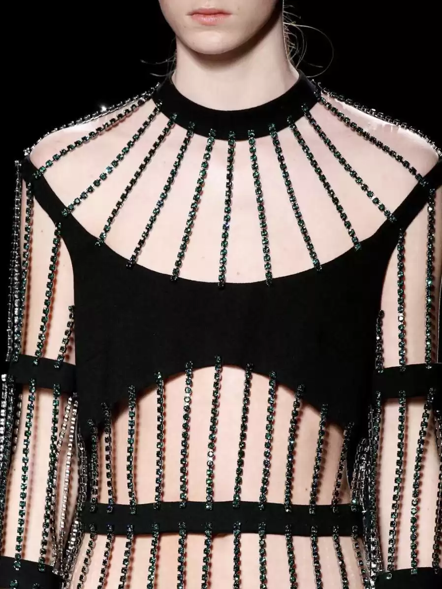 撩人于无形!跟Lisa学最高级细节穿搭术,你敢挑战吗? 撩人于无形!跟Lisa学最高级细节穿搭术,你敢挑战吗?