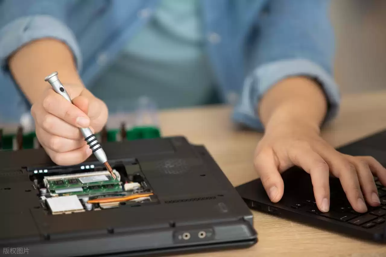 电脑维修技术培训别再走弯路！这份计算机维修学校的宝藏秘籍请收好