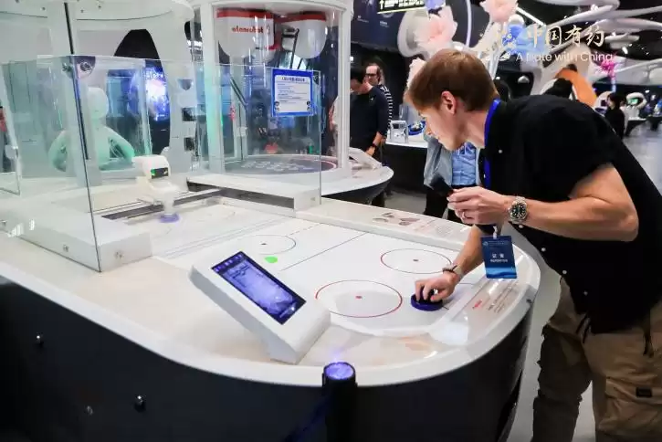 未来已来！国际人士亲身体验深圳科技温度，感受城市质感新高度