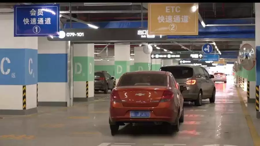 破局智慧停车:日照蓝能科技“新生代”研发团队的代码革命 破局智慧停车:日照蓝能科技“新生代”研发团队的代码革命