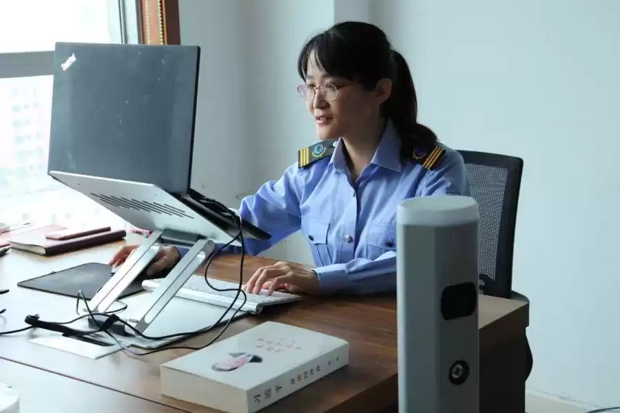 破局智慧停车:日照蓝能科技“新生代”研发团队的代码革命 破局智慧停车:日照蓝能科技“新生代”研发团队的代码革命