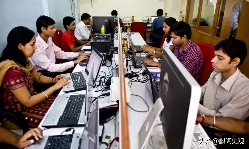 激战H-1B:硅谷巨头狂吸全球AI人才,印度IT遭遇“降维打击”? 激战H-1B:硅谷巨头狂吸全球AI人才,印度IT遭遇“降维打击”?