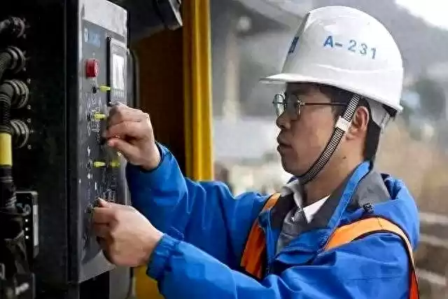 爆红高薪！通信工程：黄金赛道就业前景深度