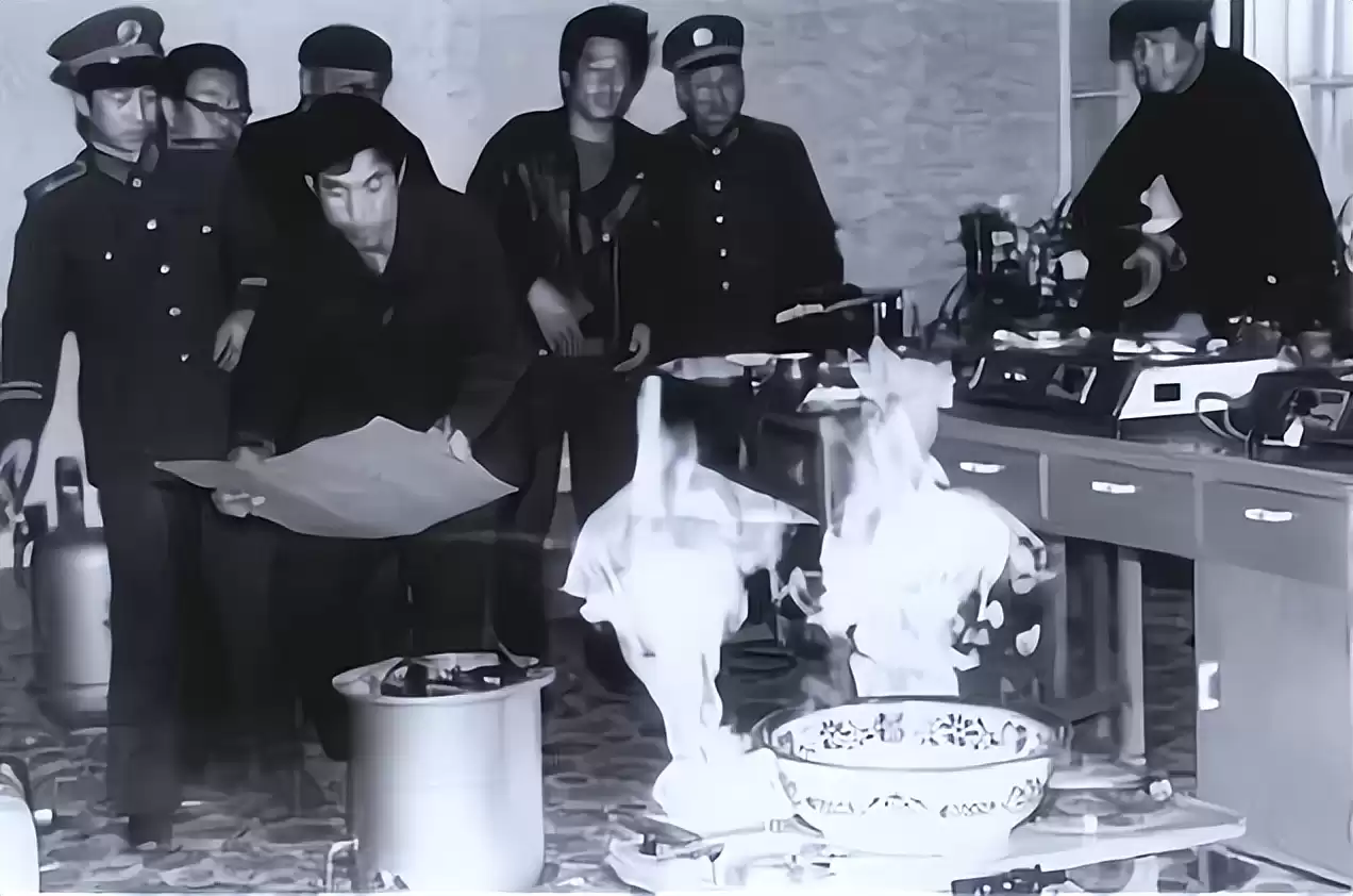 惊世骗局！水变油神话：12年狂揽4亿，魔术如何伪装成黑科技？