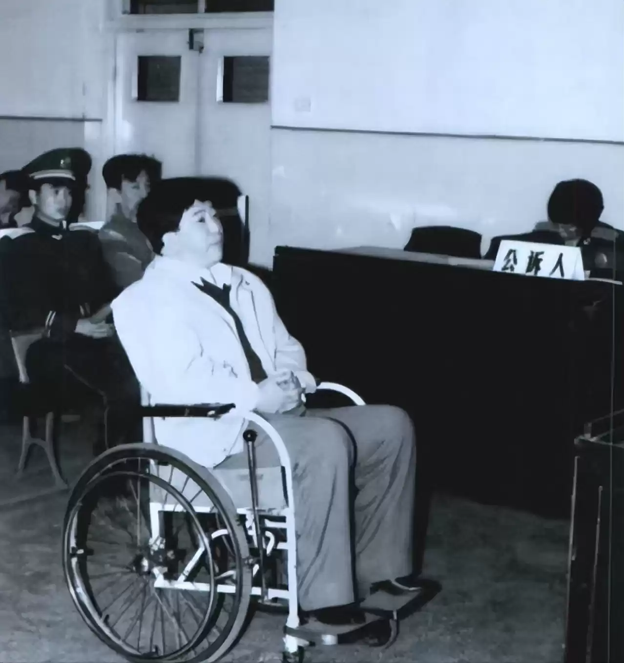 惊世骗局！水变油神话：12年狂揽4亿，魔术如何伪装成黑科技？