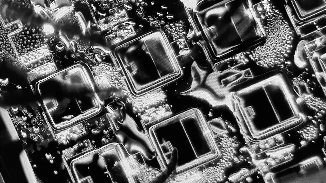 原子级革命：芝加哥大学突破性超薄晶体管，重塑计算未来