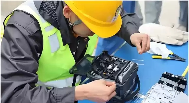 别信“毕业即失业”！通信工程已成黄金赛道，年薪百万不是梦！