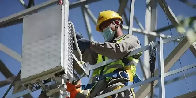 别信“毕业即失业”！通信工程已成黄金赛道，年薪百万不是梦！