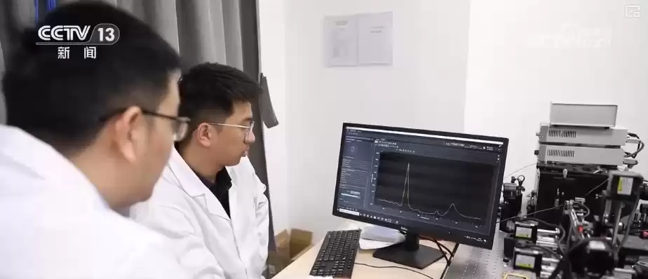 硬核突破！“能量外衣”点亮绝缘稀土，引爆下一代显示技术革命