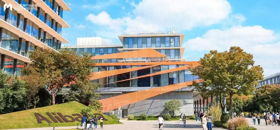 阿里AI双线豪赌：从技术供应商到生态主宰的终极逆袭！