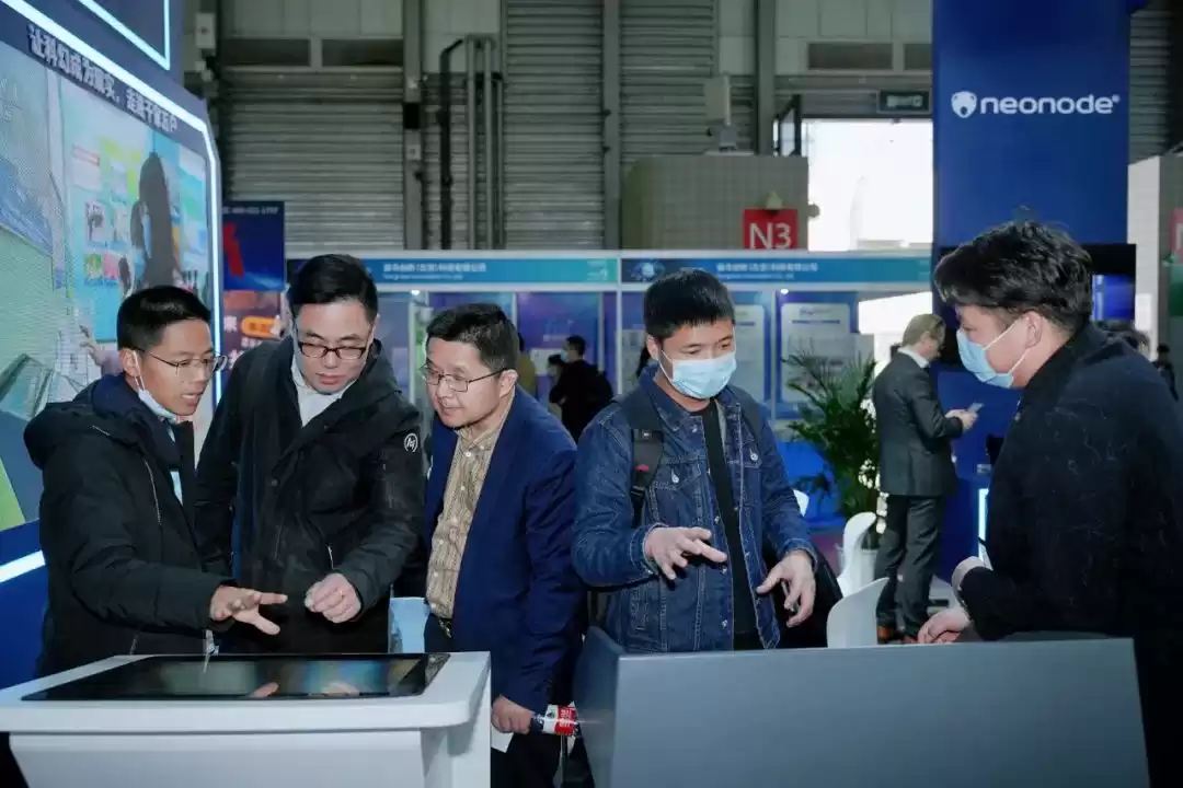 空中触控革命：东超科技“飞屏”技术引爆2023CVS，定义人机交互新纪元！