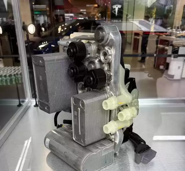 特斯拉三大核心部件深度拆解:电机、电脑、热泵如何定义下一代出行?-第4张图片-正海烽科技 - 领先的只能推广行业,智能制造解决方案提供商 特斯拉三大核心部件深度拆解:电机、电脑、热泵如何定义下一代出行?-第4张图片-正海烽科技 - 领先的只能推广行业,智能制造解决方案提供商