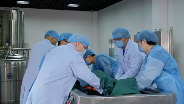 冰封守望者:中国首例人体冷冻术,四年等待爱妻归来 冰封守望者:中国首例人体冷冻术,四年等待爱妻归来