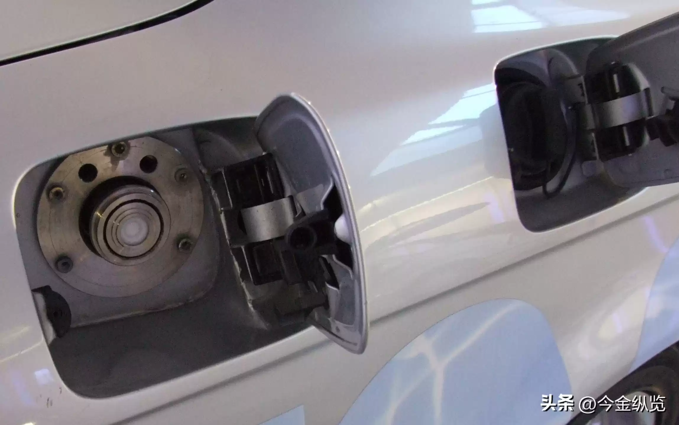 突破性革新！飞机发动机成功“戒油”，氢能驱动开启零碳飞行时代