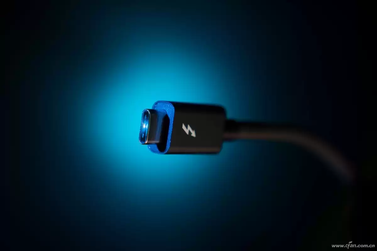 雷电接口：USB世界的性能帝王！深入解析Thunderbolt的统治之路