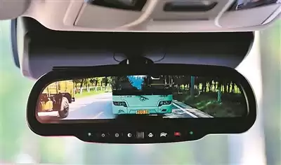 流媒体后视镜实测大揭秘：视野扩大3倍，是黑科技还是鸡肋？