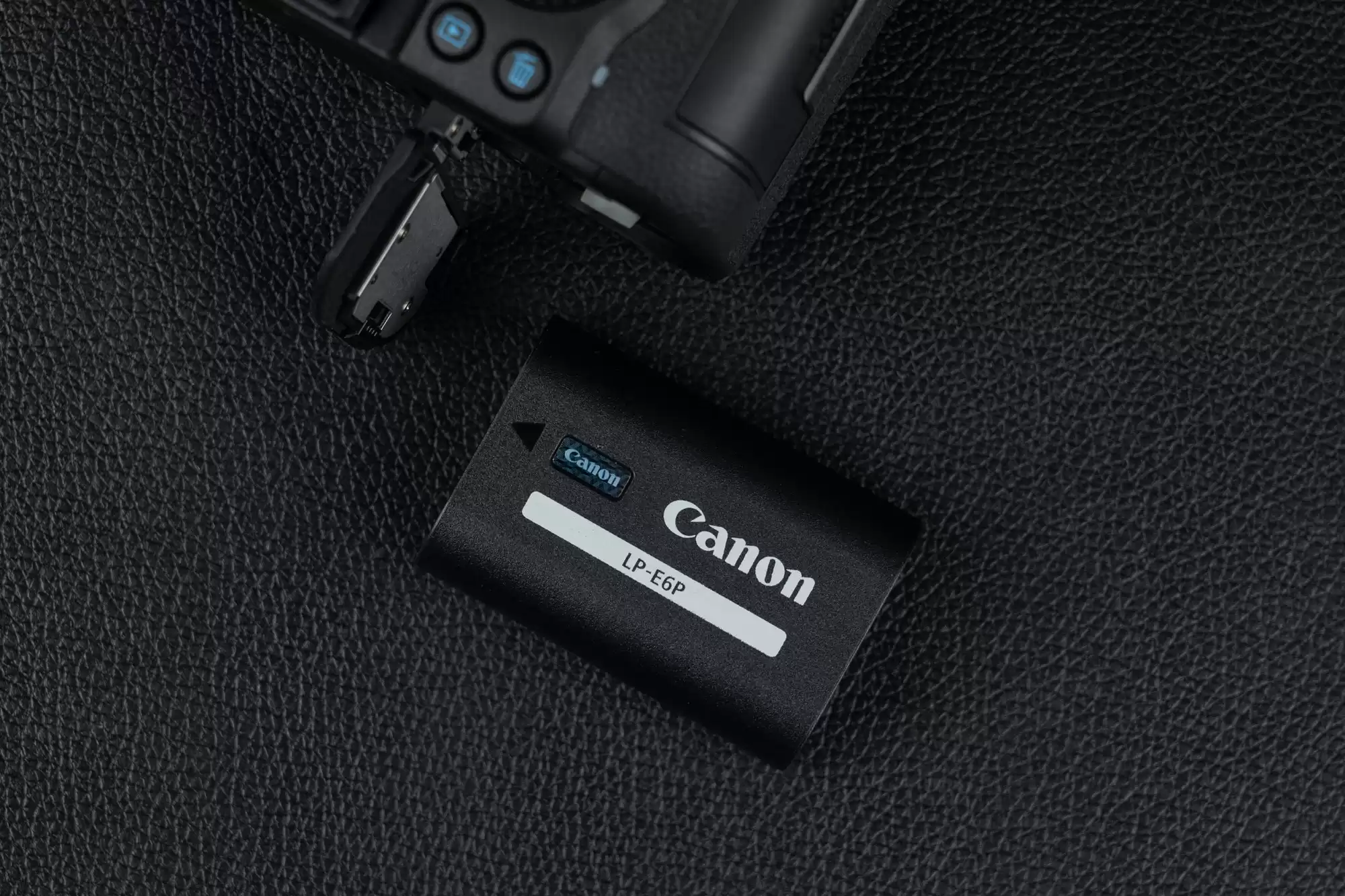 全能王者登场！佳能EOS R6 Mark III深度评测：3250万像素+7K视频，颠覆你的创作想象