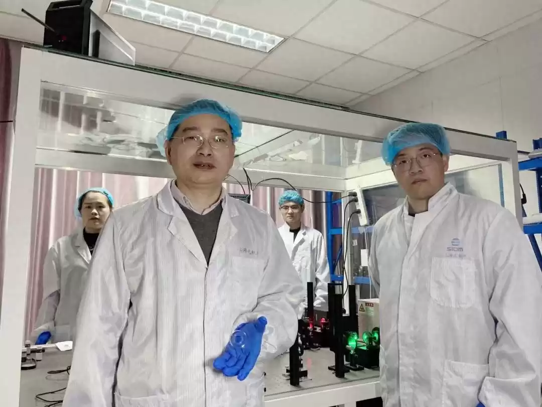 革命性突破！中国科学家全球首发Pb级光存储，海量数据存储难题迎刃而解