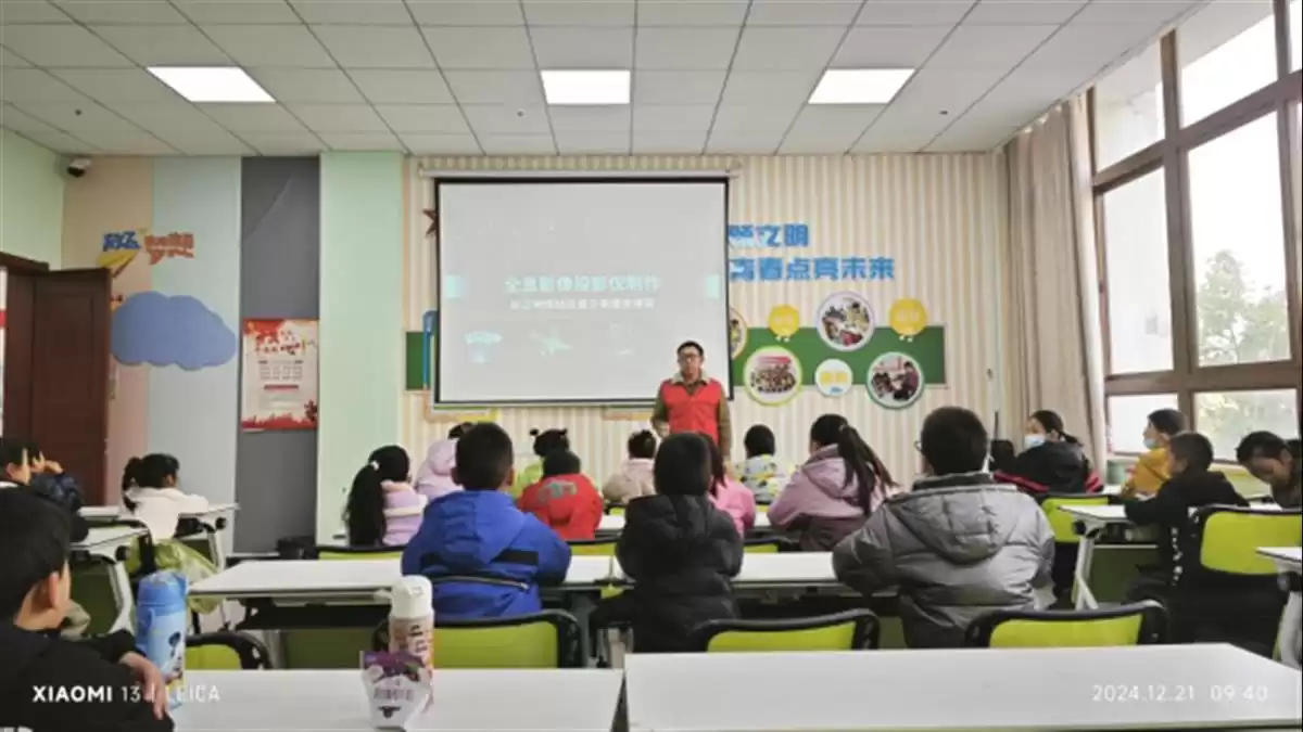 光影魔术师诞生记：武汉青少年周末课堂亲手引爆3D视觉革命！