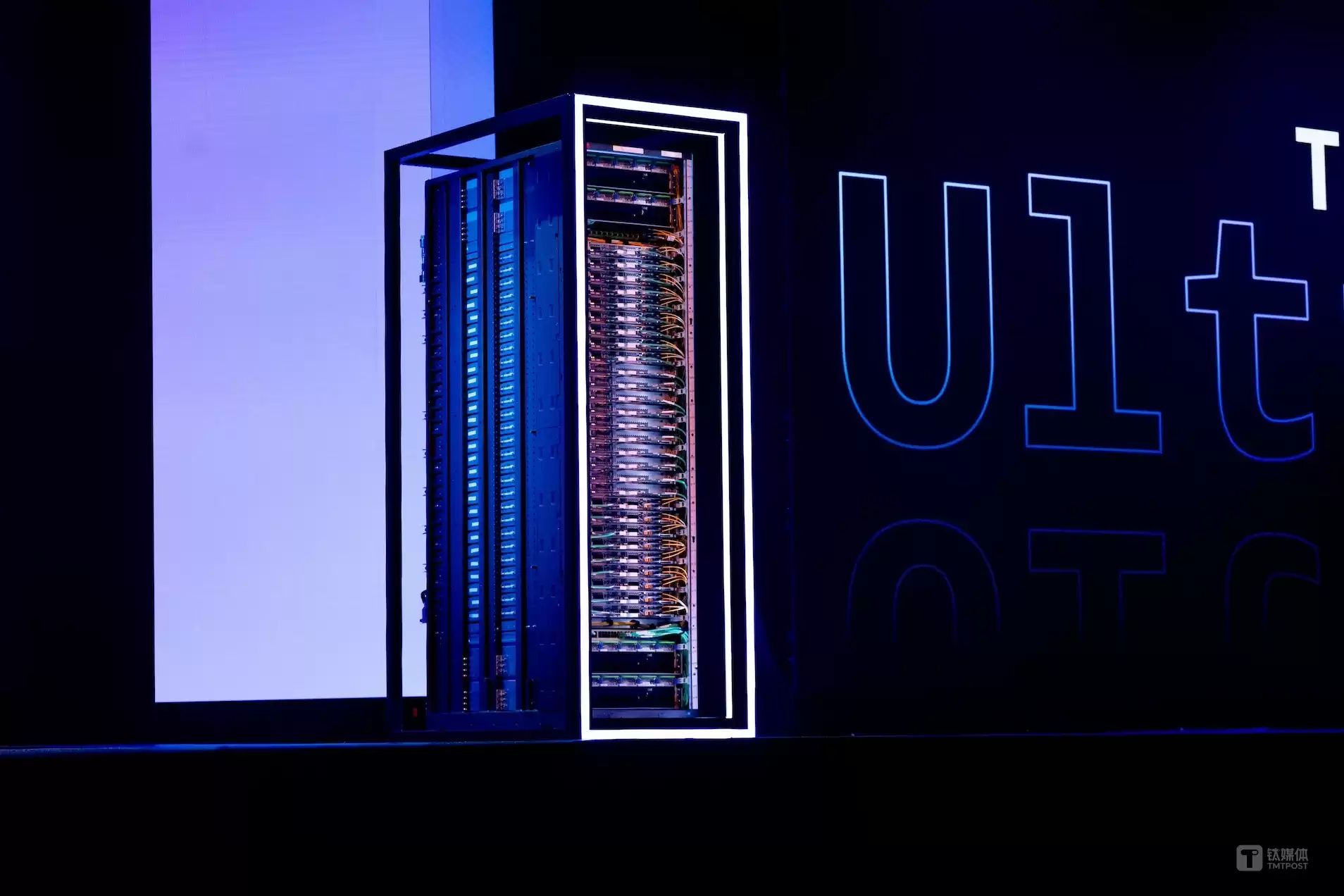 reInvent 2025震撼全场!亚马逊云科技不止发布AI芯片与模型,更破解了AI商业化的核心密码-第4张图片-正海烽科技 - 领先的只能推广行业,智能制造解决方案提供商 reInvent 2025震撼全场!亚马逊云科技不止发布AI芯片与模型,更破解了AI商业化的核心密码-第4张图片-正海烽科技 - 领先的只能推广行业,智能制造解决方案提供商