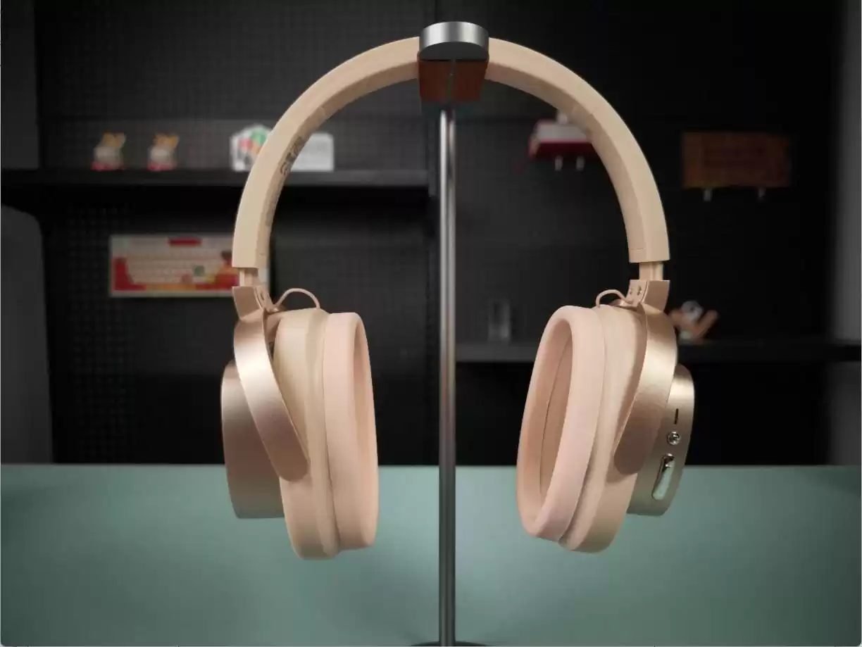 HTC杀回音频圈？这款“漏音神器”让我戴上就社死！