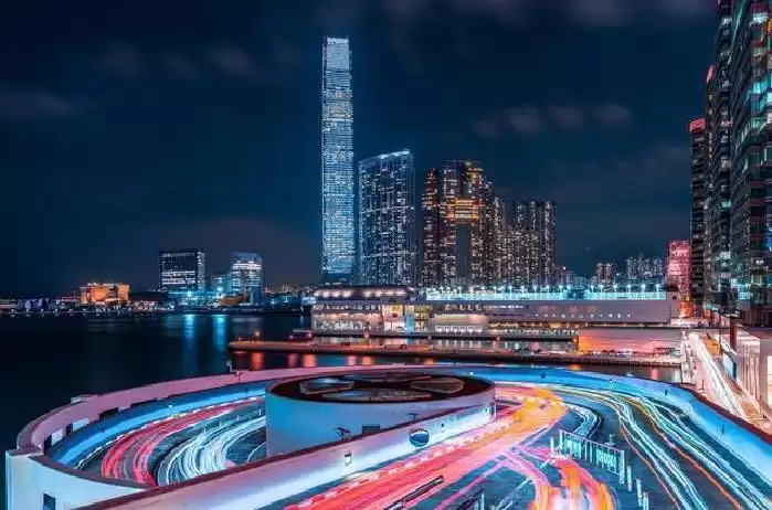 香港APP使用图鉴：五款内地应用强势突围，QQ排名引爆热议！