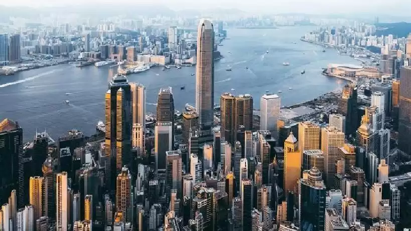 香港APP使用图鉴：五款内地应用强势突围，QQ排名引爆热议！