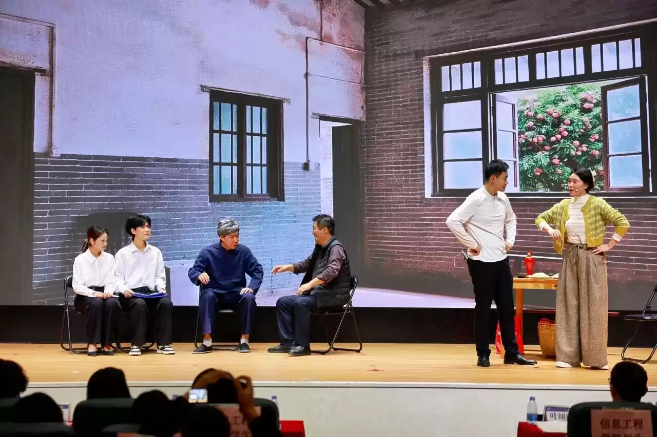 当法治“嘉年华”遇见青春校园，厚街国家宪法日这样“玩”出新花样！