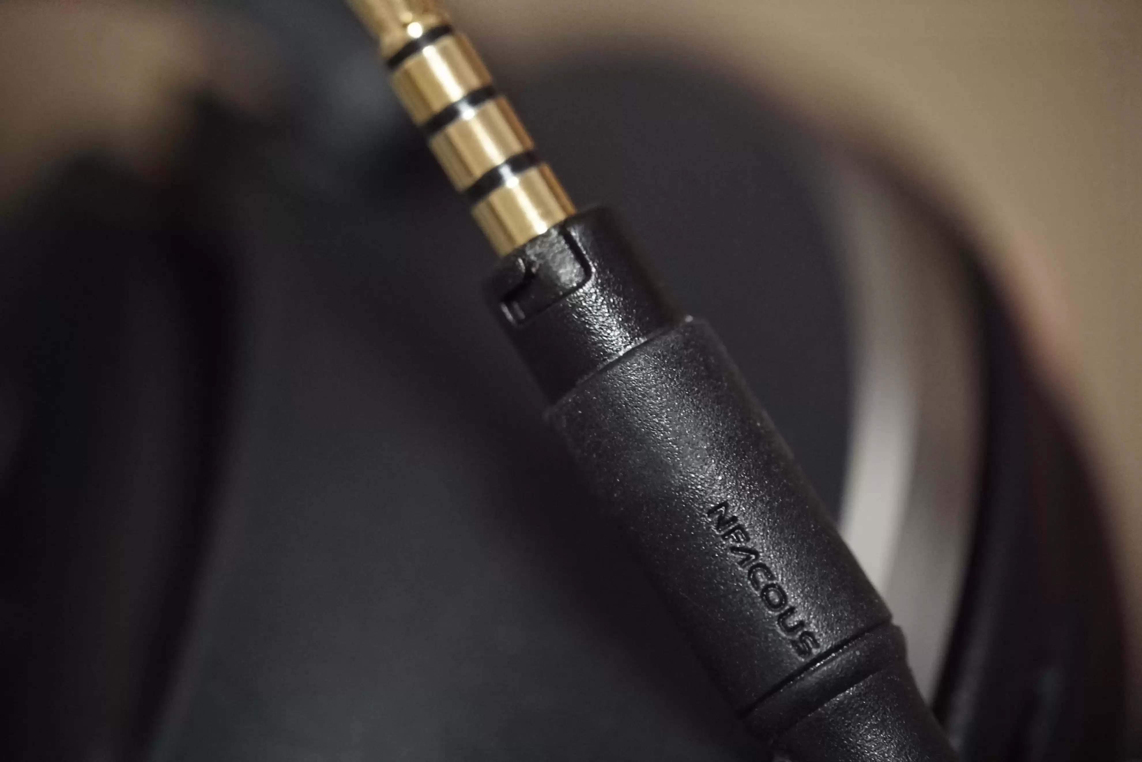 国产监听新王炸！核反应堆材料振膜，超1.5特斯拉磁通，正面硬刚索尼！