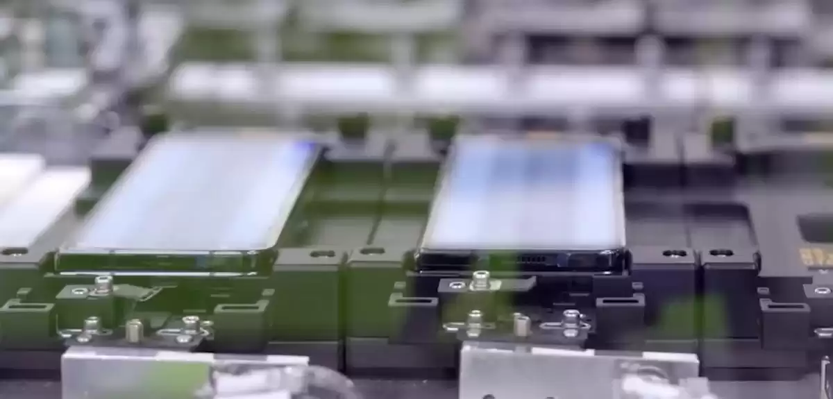 曲面屏生死局：火了十年，终将谢幕？