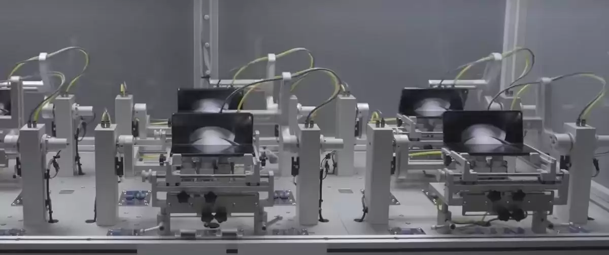 曲面屏生死局：火了十年，终将谢幕？