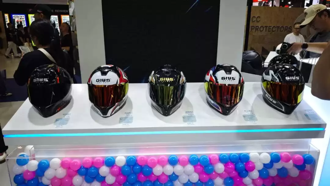 颠覆骑行安全！摩雷士2025摩博会亮出尖端头盔技术，新品牌“觉势”重新定义“入门级”天花板