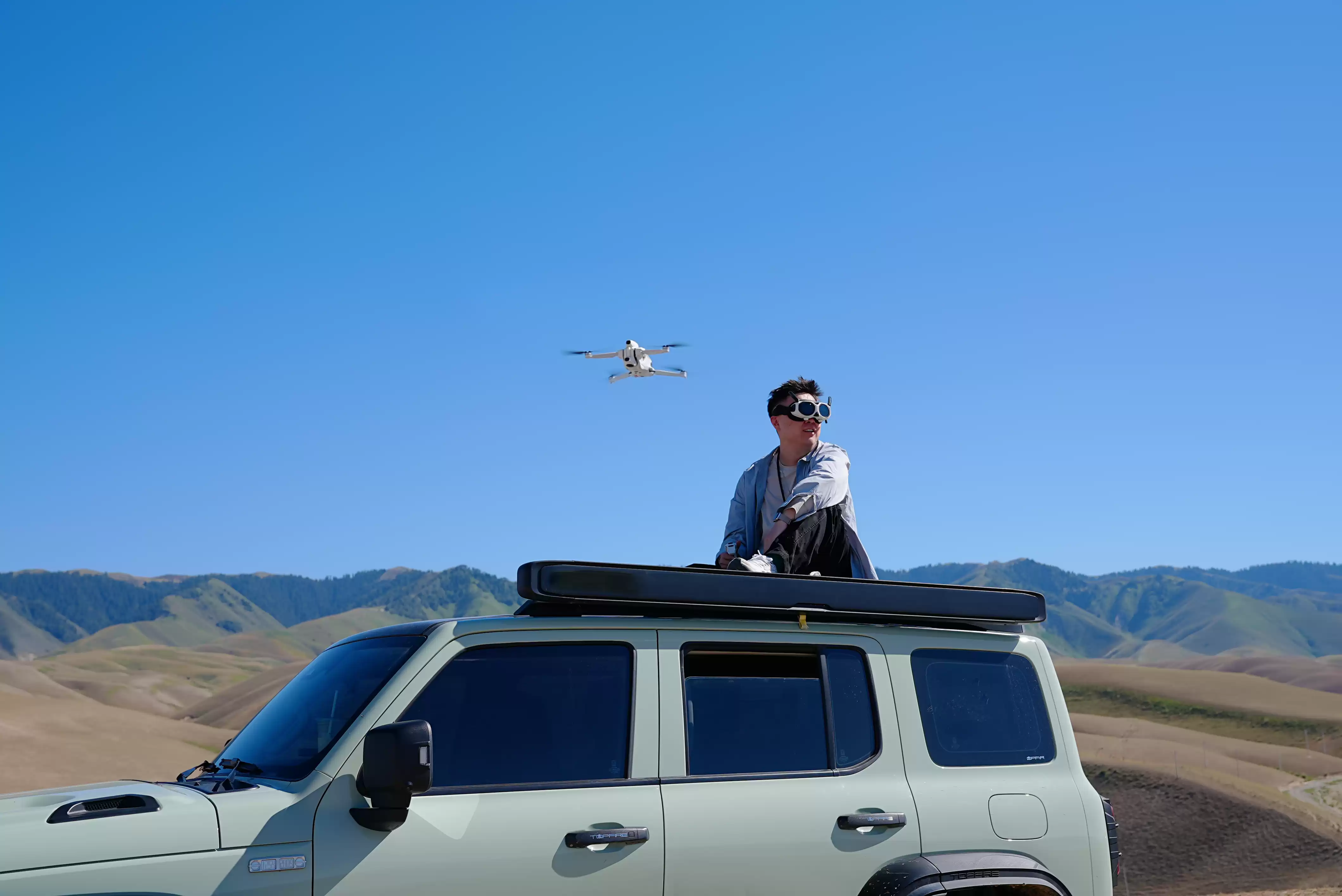 6799元起！影石首款无人机引爆市场：360°全景技术，彻底颠覆航拍盲区