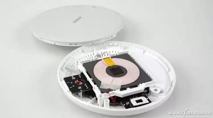 无线充电彻底解密：手机如何摆脱线缆？一文读懂所有奥秘！