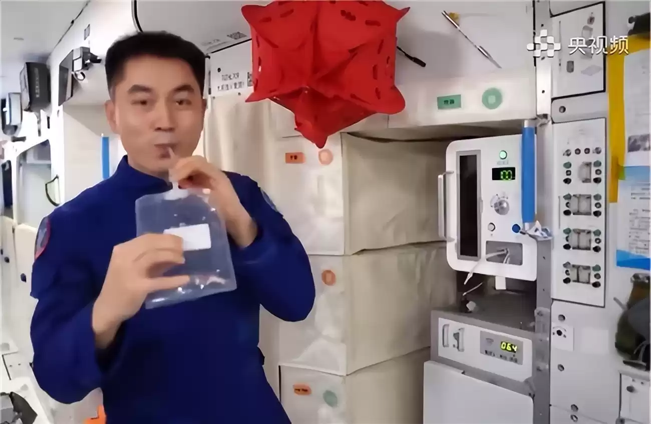 太空厨房震撼生活！《经济日报》专题点赞九阳，揭秘热风烘烤机如何引领太空科技民用革命