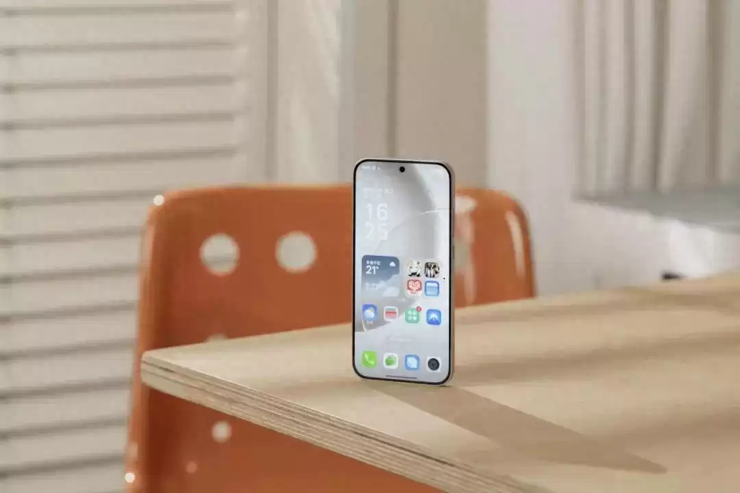 曲面屏“退潮”真相：从旗舰标配到“稀罕物”的惊心逆转