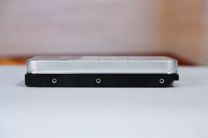 性能巅峰！希捷银河Exos M 30TB硬盘评测：HAMR+CMR双技术引爆300MBs读取风暴