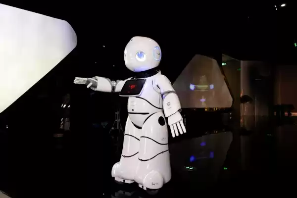 AI+VR深度融合正重塑未来！2025年最前沿黑科技全景