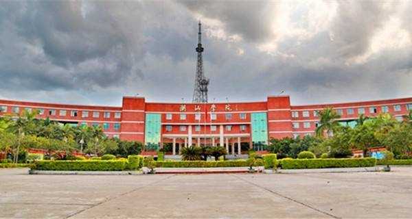 百年学府：在信阳职院读书是种啥体验？毕业真能找着好工作？