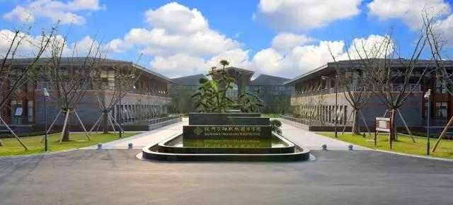 探秘杭州万向职业技术学院贴吧：在校生与毕业生的真实声音