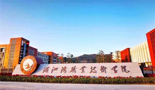 职校生现在可真是香饽饽了,你别说,好些企业抢着要! 职校生现在可真是香饽饽了,你别说,好些企业抢着要!